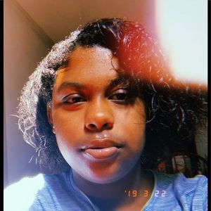 Meet your Posher, Amira